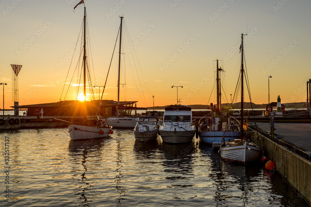 Hafen in Dänemark bei Sonnenuntergang