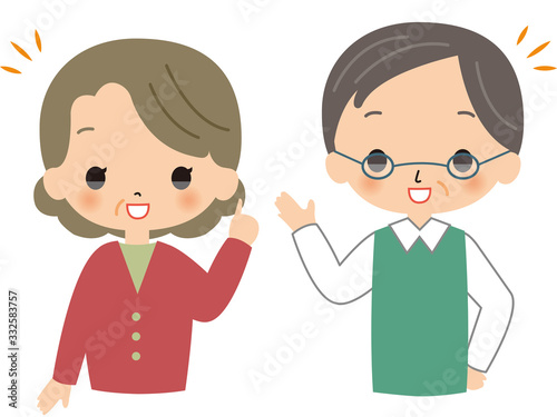 シニア　喜ぶ　老夫婦　高齢者　おじいさん　おばあさん