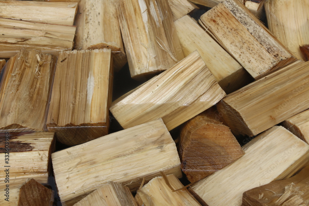 Poplar wood soak in the water before use it for Dutch Clogs Poplar wood soak in the water before use it for Dutch Clogs
