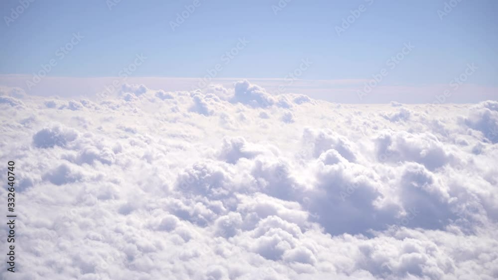 Sky flight with beautiful cloud / 見晴らしの良い雲
