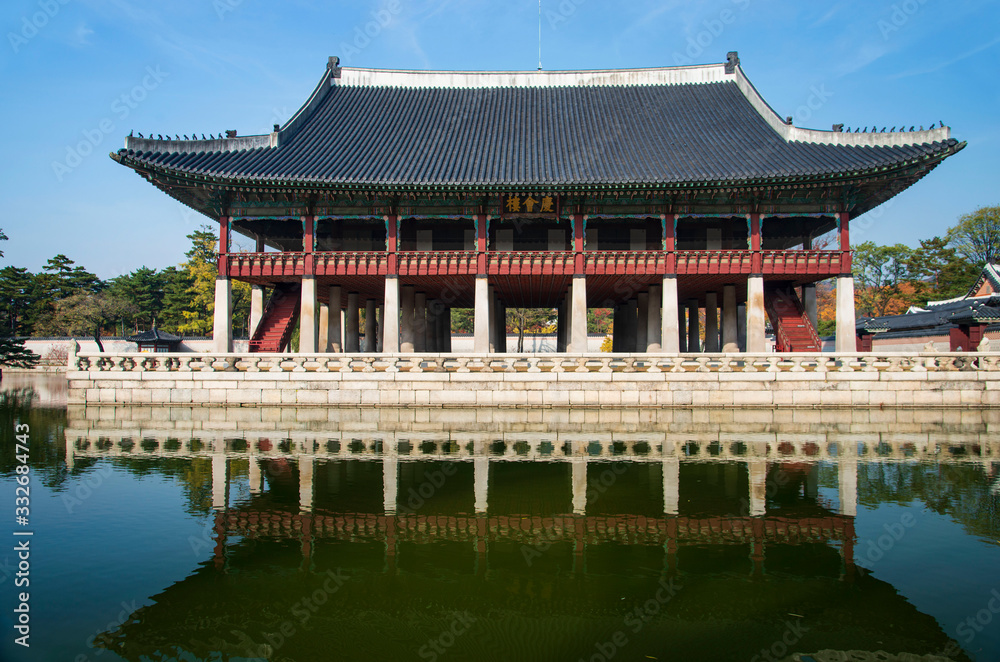 Fall/winter seasons in Gyeongbokgung Palace in Seoul, South Korea. Gyeongbokgung Palace was the first and largest of the royal palaces built during the Joseon Dynasty.