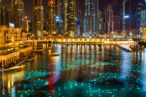 Dubai bei Nacht