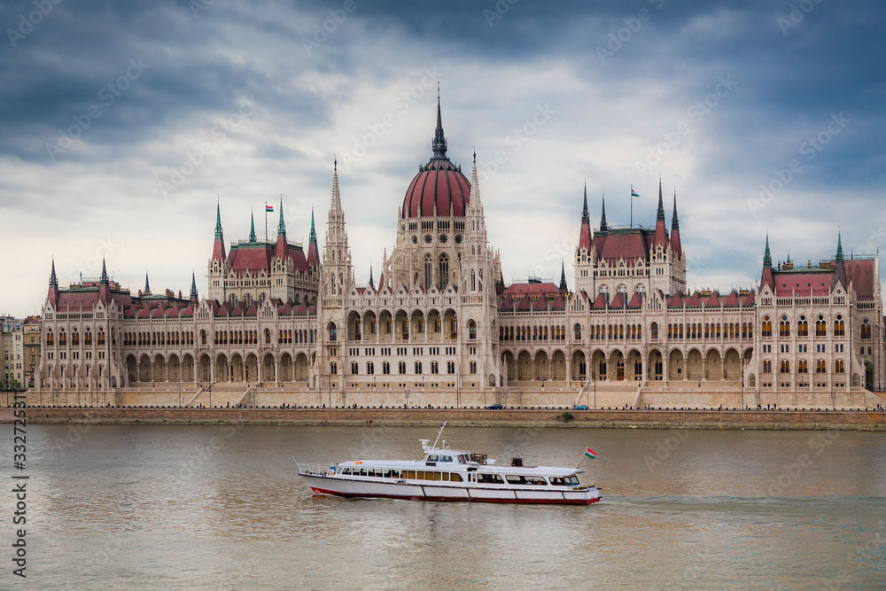 Fototapeta premium view of the magnificent building of the Hungarian Parliament