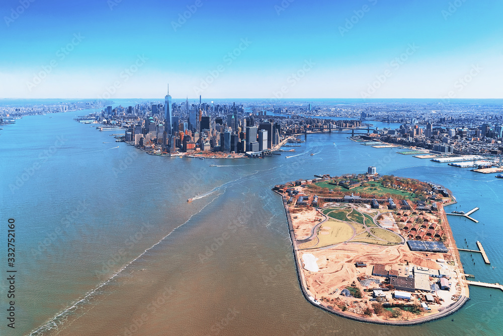 Naklejka premium Aerial view on Governors Island and Manhattan NYC