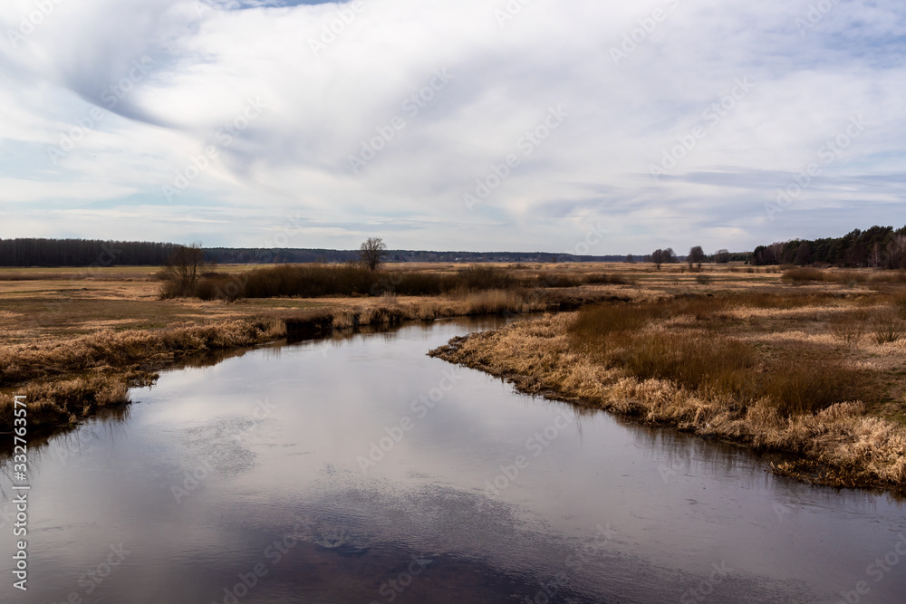 Dolina Górnej Narwi. Rzeka Narew. Wiosna na Podlasiu. Polska Dolina Górnej Narwi. Rzeka Narew. Wiosna na Podlasiu. Polska
