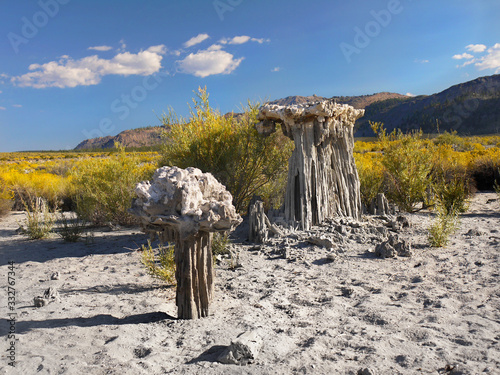Fototapeta Mono lake tufa rocks formations in California USA