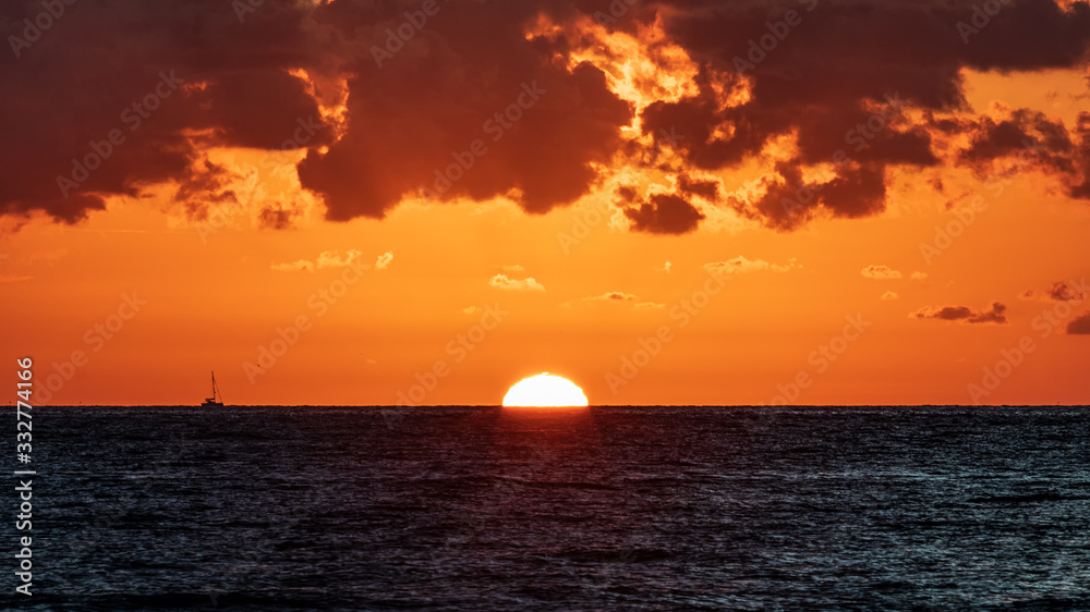 Floridian beach sunrise horizon