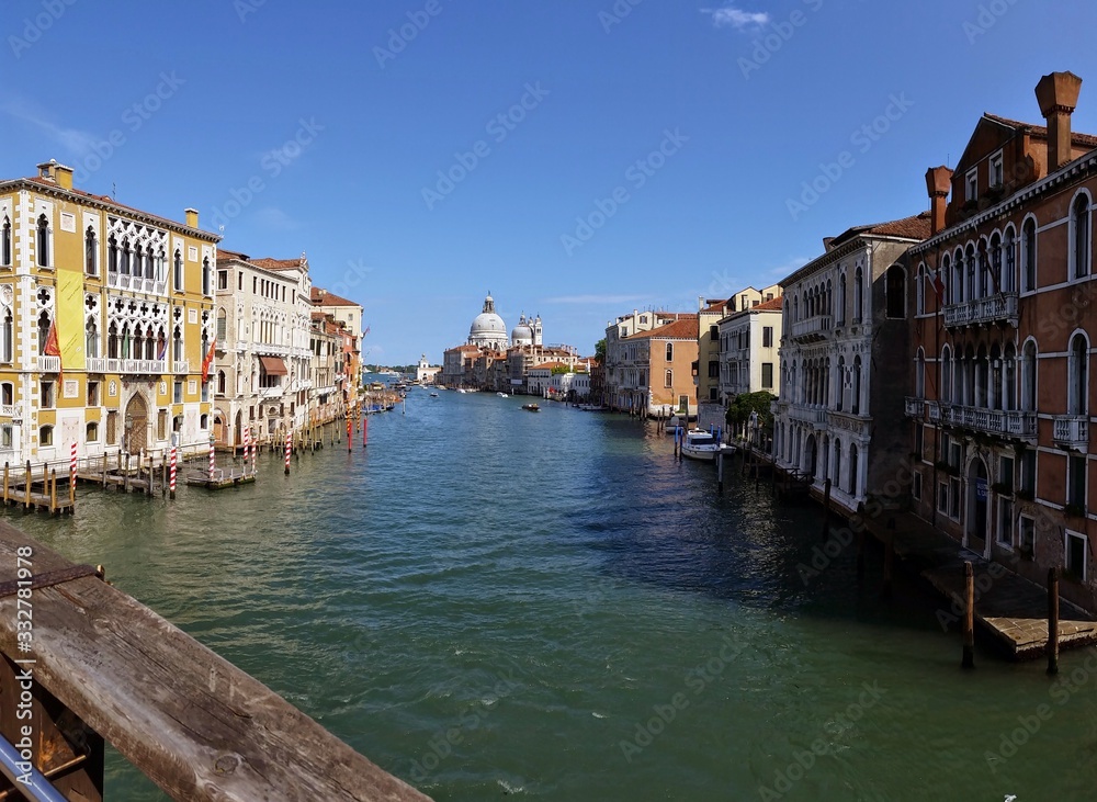 Blick auf das Wasser des Canal Grande, Venedig