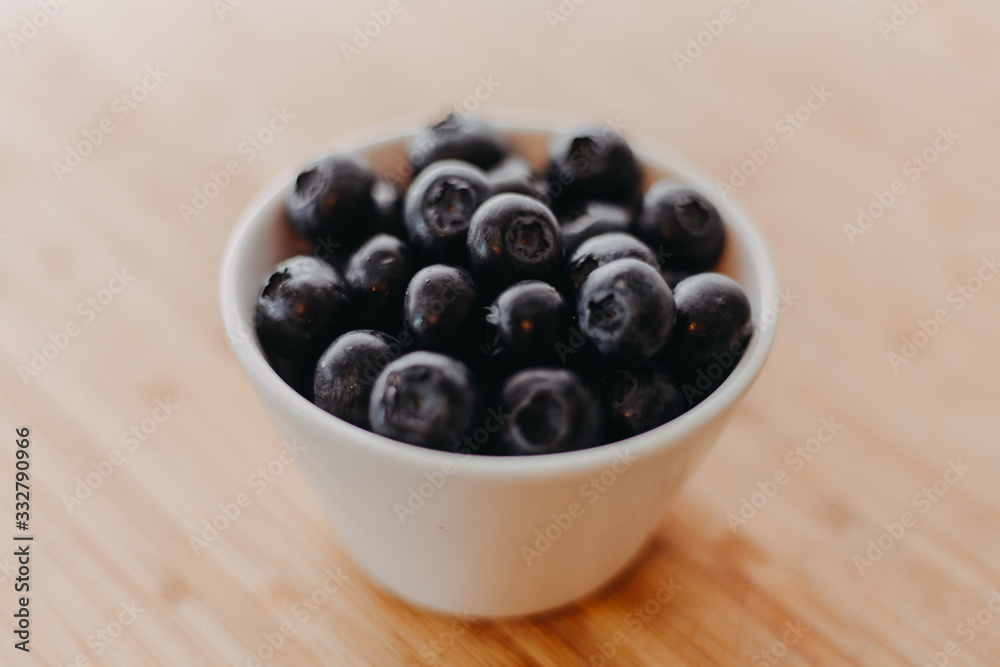 fresh blueberries in a bowl fresh blueberries in a bowl