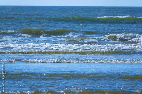 Fototapeta Naklejka Na Ścianę i Meble -  Blue sea waves, sea and horizon