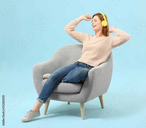 Beautiful woman listening t...