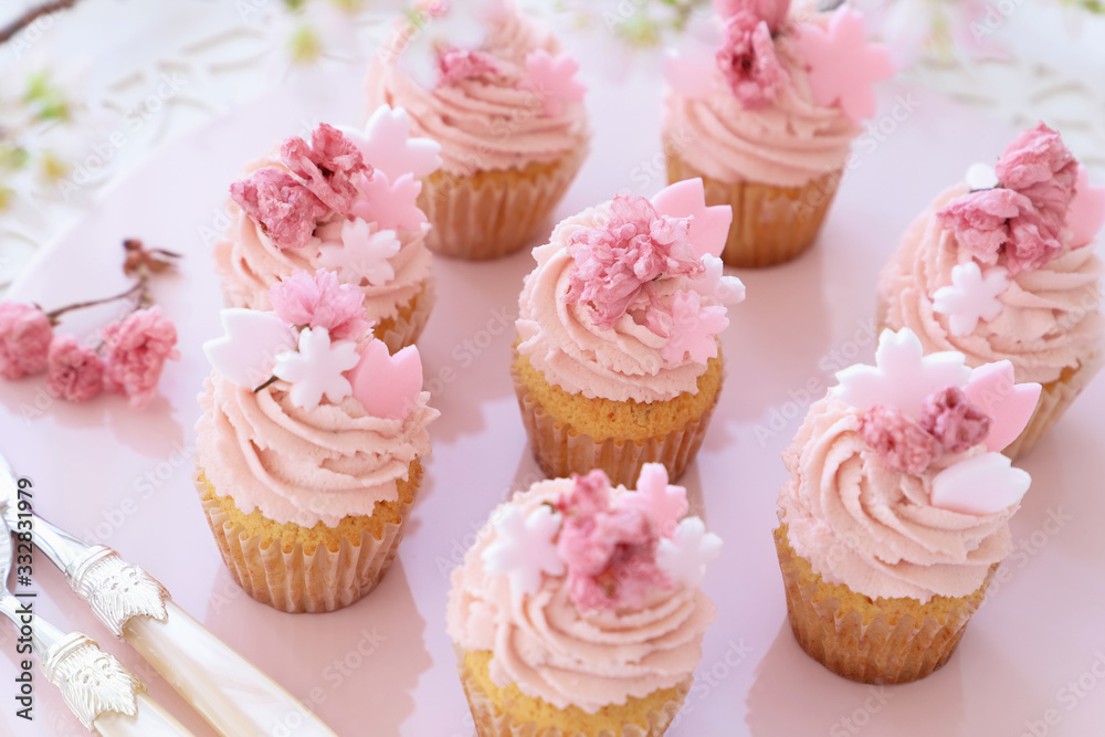 桜カップケーキ お花見スイーツ Stock Photo Adobe Stock