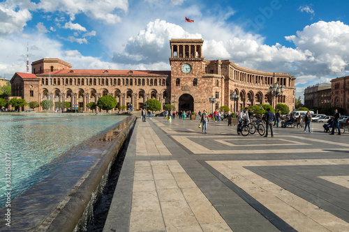 Obraz na płótnie Republic square & Government House old building in the background, Yerevan, Arme