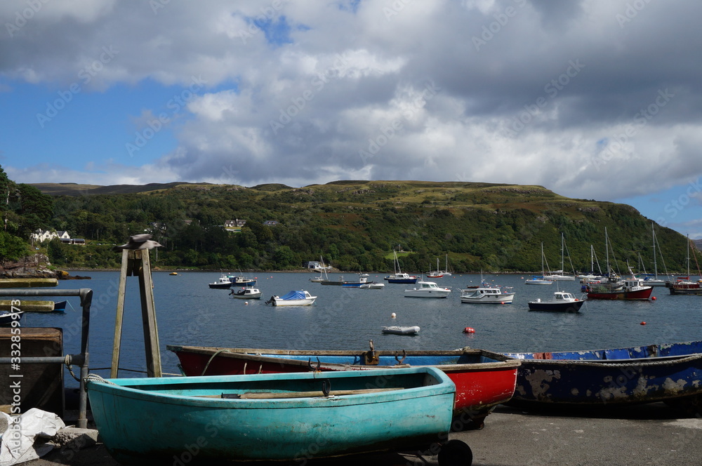 Schottland - Isle of Skye - Boote im Hafen von Portree