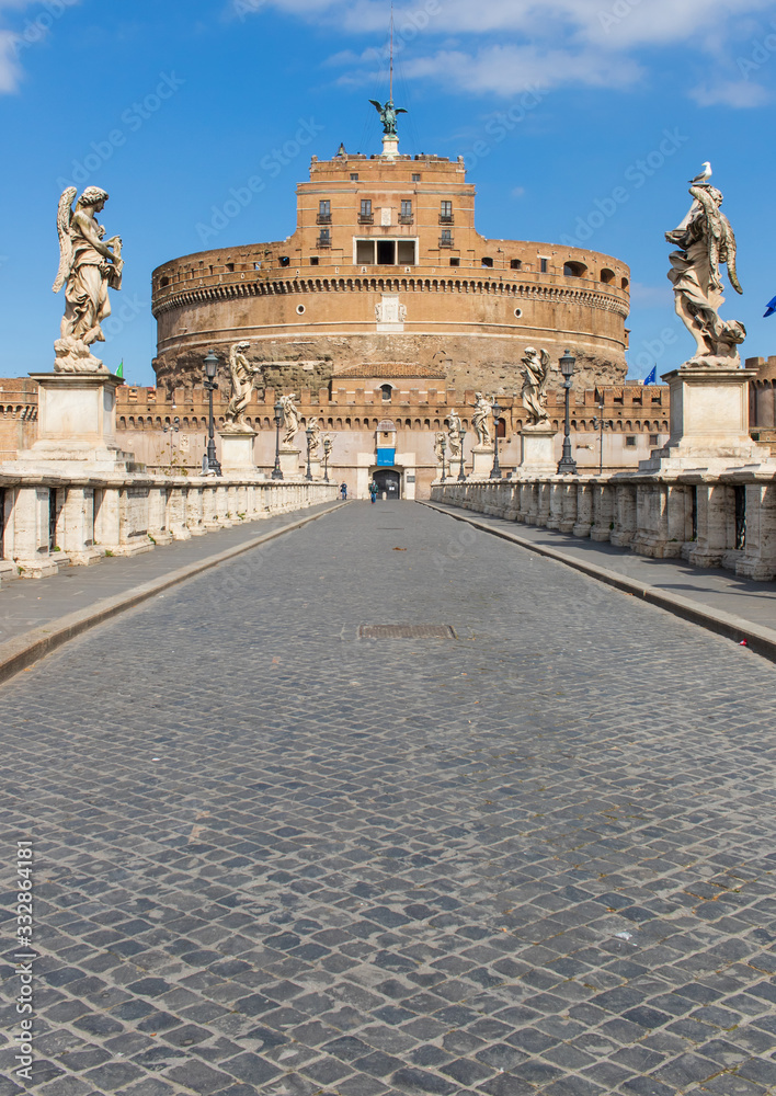 Following the coronavirus outbreak, the italian Government has decided for a massive curfew, leaving even the Old Town, usually crowded, completely deserted. Here in particular the Castel Sant'Angelo