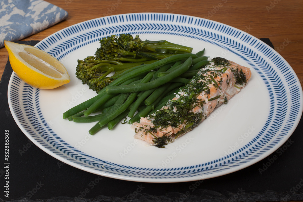Oven baked salmon with dill, green beans and broccoli