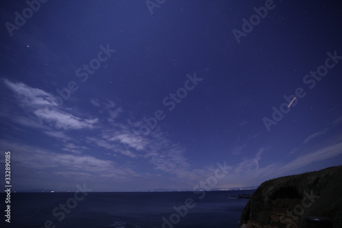 ふたご座流星群が降る相模湾