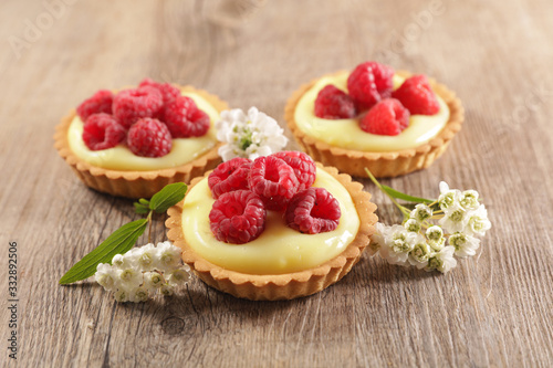 lemon tart and raspberry-delicious dessert