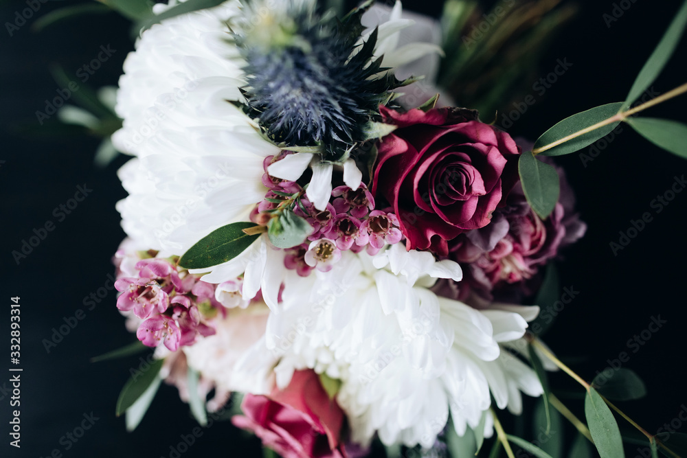  A beautiful bouquet of wedding flowers for your beloved bride