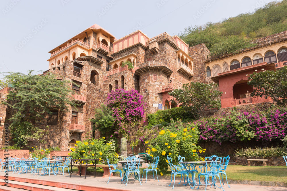 Obraz premium Neemrana, India - November 3 2018: Neemrana Fort Palace