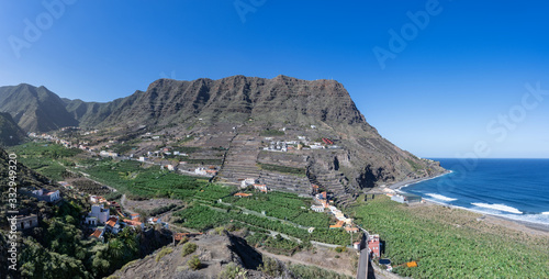 Hermigua auf der Insel La Gomera, Kanarische Inseln, Spanien - Tal mit Meer Panorama vom Wanderweg zur Playa de La Caleta photo