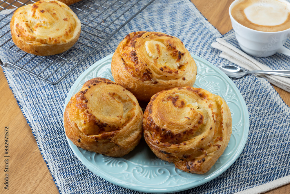 Breakfast French bake cheese bread buns Breakfast French bake cheese bread buns
