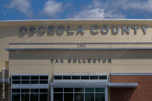 Fotografija Osceola county Florida Tax collector building