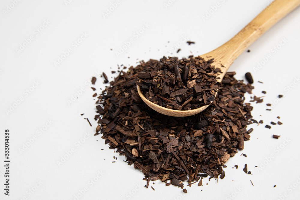 Toasted Erva-Mate into a measuring spoon. Toasted Erva-Mate into a measuring spoon.