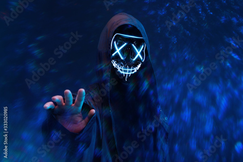 Εκτύπωση καμβά Dangerous hooded hacker