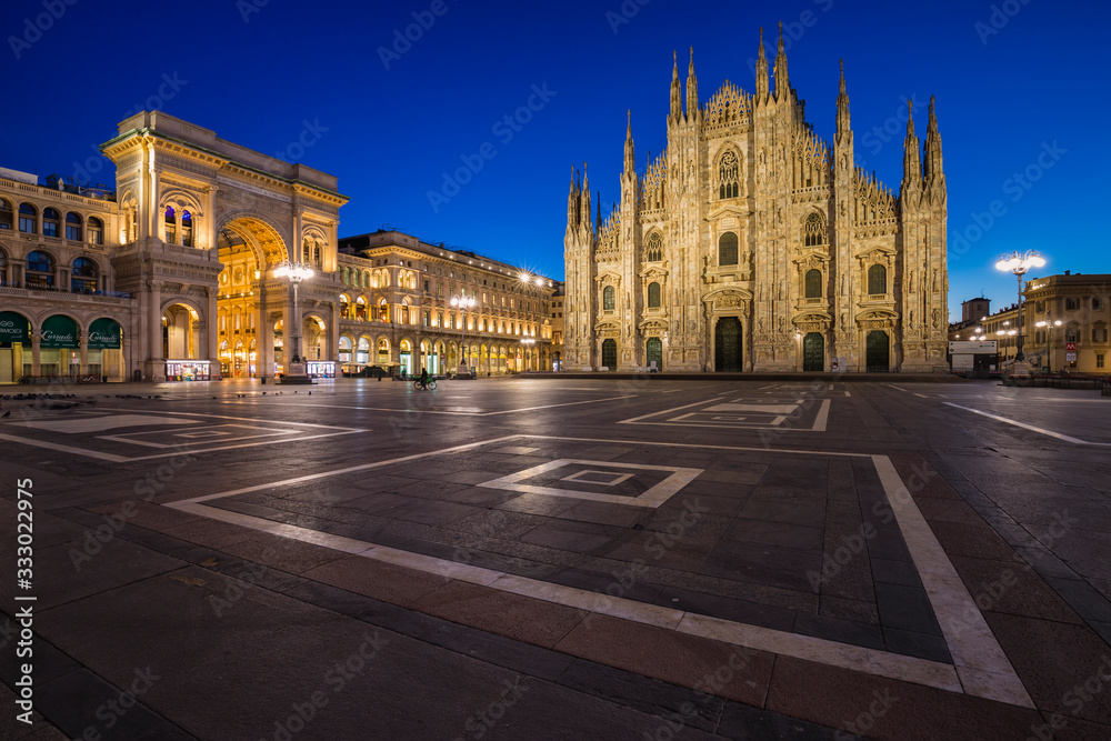 Cityscape on the Piazza del Duomo town square in Milan, Italy.