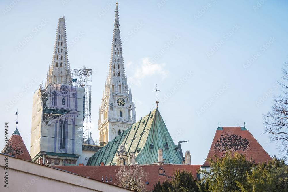 Obraz premium Zagreb hit by the earthquake damaged cathedral