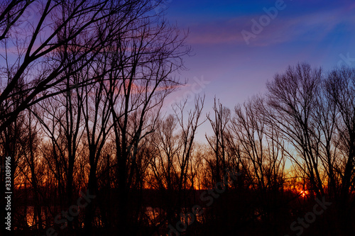 Tramonto sul fiume Po in provincia di Rovigo. Pianura Padana. Polesine. Italia.