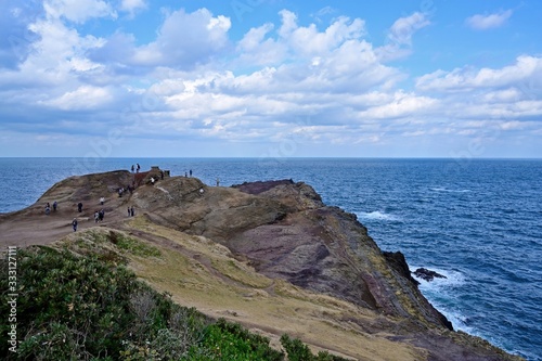 断崖絶壁から見下ろす日本海の情景＠山口