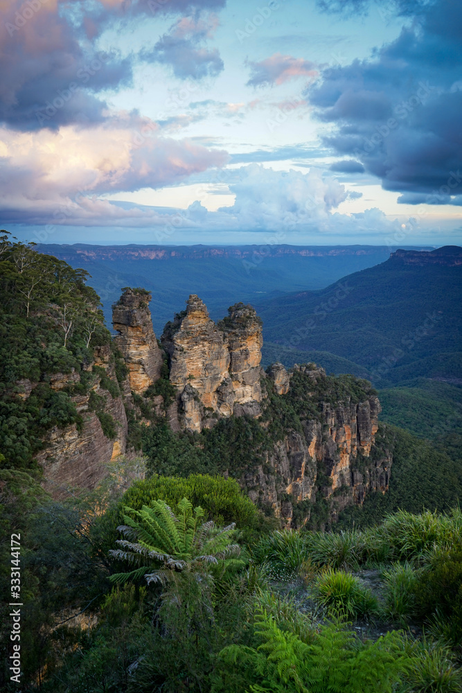 the three sisters blue mountains australia