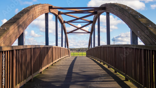 Bogenbrücke aus Holz