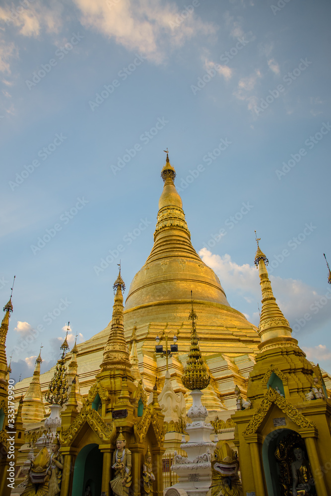 Fototapeta premium Shwedagon Pagoda