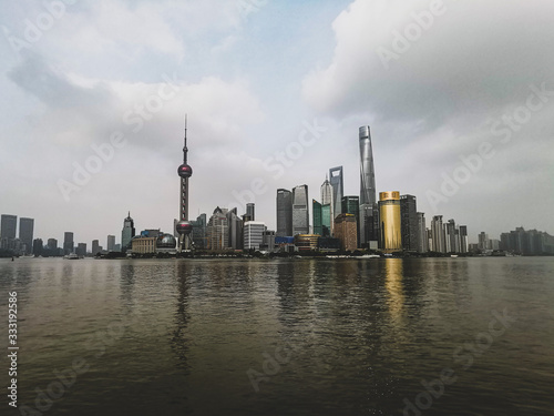 A dark view from the bund to the skyline of Shanghai © Simon