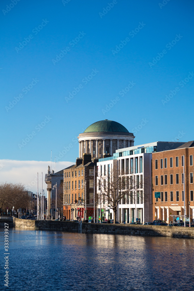 Obraz premium A view along the quays in Dublin City, Ireland