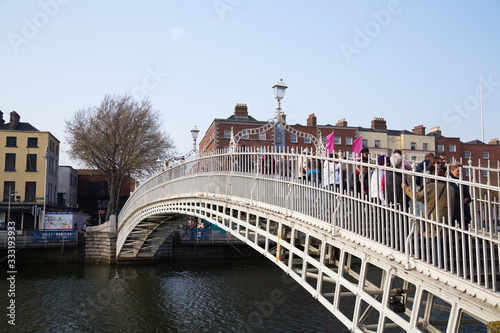 Canvas Print A view along the quays in Dublin City, Ireland