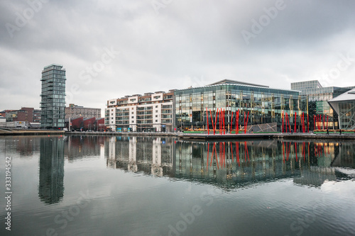 Obraz na płótnie A view along the quays in Dublin City, Ireland w salonie