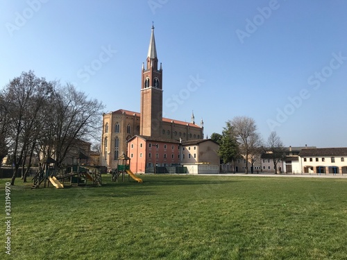 Obraz na płótnie Casarsa della Delizia - Duomo di san Giovanni e Parco Zuccheri w salonie