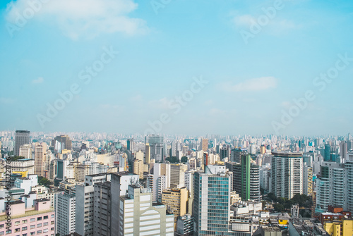 Vista aérea urbana dos prédios em São Paulo © Cleber