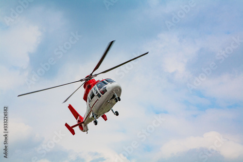 Rettungshelikopter im Anflug