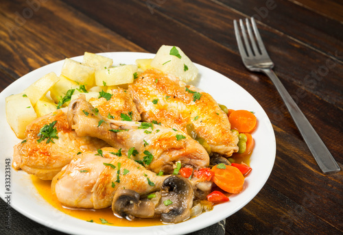 Pollo guisado photo