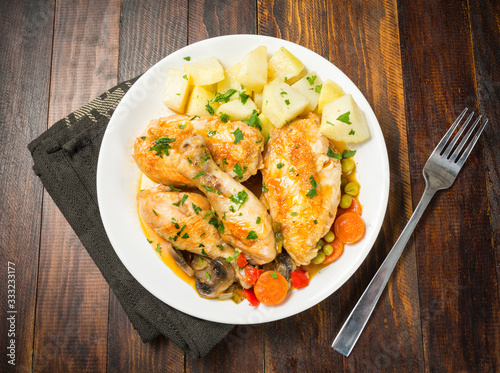Pollo guisado photo