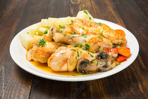 Pollo guisado photo
