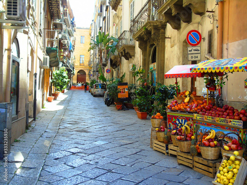 Fototapeta Naklejka Na Ścianę i Meble -  Street in Palermo