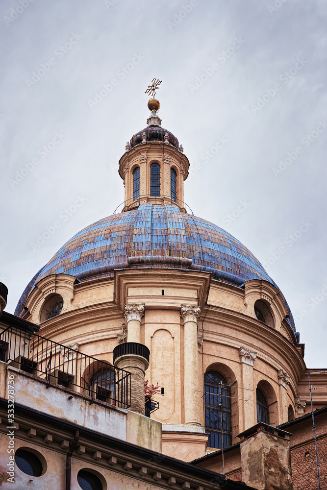 Obraz premium Dome of Sant Andrea Basilica in Mantua