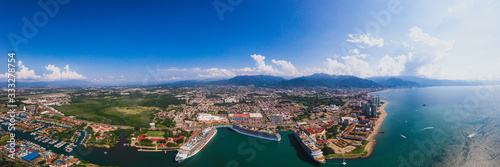 Fototapeta Naklejka Na Ścianę i Meble -  Air view of Cruises on Puerto Vallarta