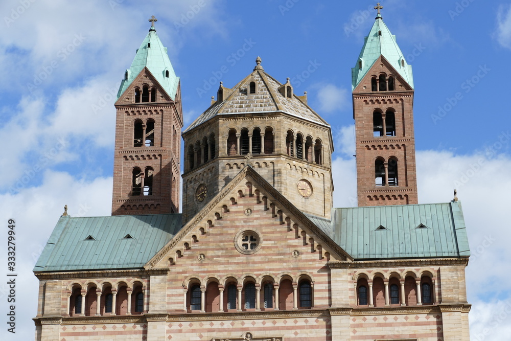 Kirchtürme am Kaiserdom in Speyer am Rhein